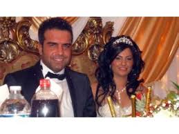 Ünlü şarkıcı berdan mardini eski eşi fatoş karademir saldırıya uğradı. Berdan Mardini Nin Eski Esine Silahli Saldiri Ani Kamerada