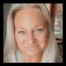 Holistic Healer, Spiritual Life Coach updated her profile picture.