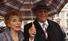 So che certamente di renzo arbore a voi importi poco e niente, ma a noi sì e così vi raccontiamo della sua vita amorosa. Renzo Arbore Racconta Commosso La Sua Mariangela Veb It