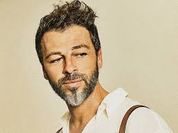 Christophe Maé ➤ Biographie : naissance, parcours, famille… 📔