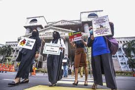 Striking out applications 1 the court may at any stage of the proceedings decide to strike an application out of its list of cases where the circumstances lead to the conclusion that a the applicant does not intend to pursue his application; Govt Fails To Strike Out Malaysian Mothers Lawsuit Seeking Citizenship For Their Overseas Born Children Court Asks For Justification Of Discrimination Malaysia Malay Mail