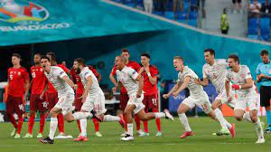 Level after 120 minutes, the final has gone to a penalty shootout. Euro 2020 Semi Finals Draw Semi Finals Draw England And Denmark Join Spain And Italy In The Last Four Eurosport