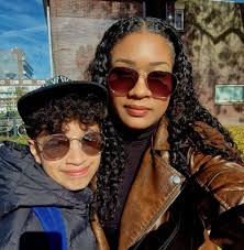 De 15-jarige Qurshenely Kimberley Felicia uit Nederland wordt sinds vrijdag  19 september vermist.