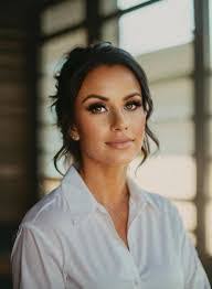 Andrea Deskins's Instagram, Twitter & Facebook