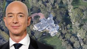 Amazon founder jeff bezos may be the world's richest man right now, but that may soon change since it's the bezoses' home base, it would be easiest for jeff to take one house, and mackenzie the. Where Does Jeff Bezos Live Fox Business
