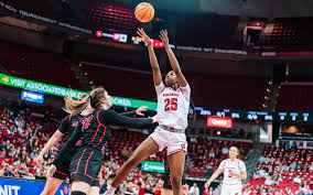 Serah Williams | Women's Basketball | Wisconsin Badgers