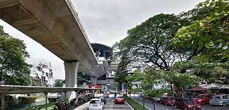Sentul timur lrt station is an elevated light rapid transit (lrt) station and serves as the terminal station for the ampang line and sri petaling line. Sentul Timur Lrt Station Klia2 Info