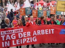 Zum beispiel zählte die polizei in frankfurt mehr als 3000 teilnehmer bei der. Fokus Auf Berlin Und Hamburg Mai Kundgebungen In Deutschland Politik Munstersche Zeitung