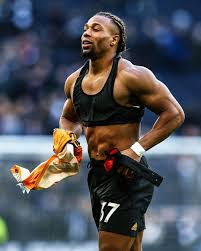 Is he married or dating a new girlfriend? 433 The Beast Is At It Again Adama Traore Diarra Facebook