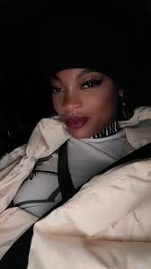 Last night was a whole vibe. I should have taken more pictures but I was  having way too much much fun R&B Vines hosted by @zedsdateideas. The music  selection and food were