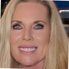 Annette Senior's Instagram, Twitter & Facebook