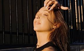 Emma Chamberlain To Drop Sunglasses Collection With Eyewear Brand Crap Tubefilter