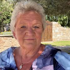 Is it true Starbucks are going into the old bank building? If this is  correct, it's going to make Barnton junction even more dangerously busy in  my opinion. I'm hoping there will