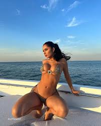 Janet Guzman Sexy Tits and Ass - Fappenist