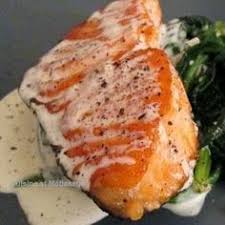 4 cuillères à soupe de crème fraîche liquide. Pave De Saumon Creme D Ail Et Parmesan Recettes De Cuisine Recette Pave De Saumon Cuisine Poisson
