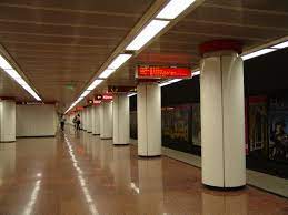See actions taken by the people who manage and post content. Datei M2 Kossuth Lajos Ter 1 Jpg Wikipedia