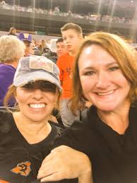 Leslie Reeder (@LesIsMore98)