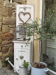 Hier Findest Du Fotos Von Einrichtungsideen Lass Dich Inspirieren Shabby Chic Furniture Shabby Chic Furniture Sto In 2020 Terrace Decor Terrace Furniture Shabby Chic