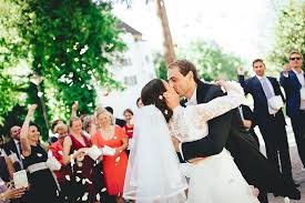 Diehochzeitsdjs.ch kennen bereits viele locations, gerne zeigen wir ihnen unsere auswahl wo wir schon für stimmung sorgen durften. Schloss Amerang Hochzeit Mit Hochzeitsfotograf Aus Munchen