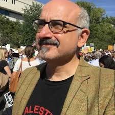 Sam Husseini: "It seems like RFK Jr is intentionally dividing  anti-establishment forces." (Transcript of interview is also available!)