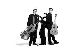Conviene prendere in considerazione l'aereo per spostarsi all'interno della spagna soltanto per raggiungere le isole. E La Luna Canzoni Italiane Jazz Pop Cross Culture Music Musikagentur Bandvermittlung Weltmusik Agentur Berlin