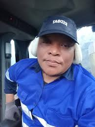 🌍 Africa is slowly tearing itself apart — and a new ocean may rise in the  middle of it. In Ethiopia's Afar region, a 35-mile-long crack emerged in  2005, marking the early