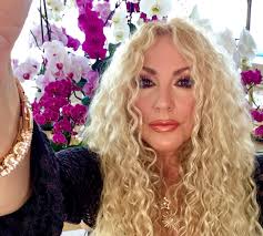 Mense vra gereëld wat het van Patricia Lewis geword, waar in die werêld is  sy? Patricia en haar pragtige gesin bly vanaf 2010 in Ballito waar sy en  haar man in die