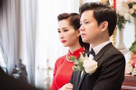 Người đẹp hoa hậu việt nam và doanh nhân trung tín liên tục mỉm cười hạnh phúc trong. Nhin Láº¡i Nhá»¯ng Khoáº£ng Kháº¯c Ä'áº¹p Xuc Ä'á»™ng Trong Ä'am CÆ°á»›i Hoa Háº­u Ä'áº·ng Thu Tháº£o Tin Tá»©c Má»›i Nháº¥t 24h Ä'á»c Bao Lao Ä'á»™ng Online Laodong Vn