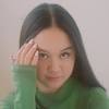 Actress amalia yoo (leila) from grand army reads and reacts to tweets about #growingupasian in america. 1
