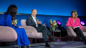Born 14 june 1958) is a german politician serving as federal minister of finance and vice chancellor under chancellor angela merkel since 14. Loptd86hdnw Bm