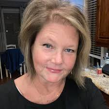 People often call and ask… ☎️ “May i speak with Hank with Hanks Rescue?”  Hank gets all the credit and this is what he does all day 🤣 Just kidding!  This boy