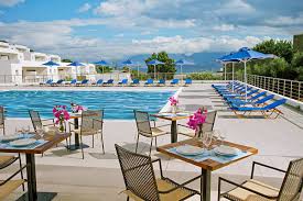 Choisissez entre des appartements chalets au cœur des alpes françaises ou des villas à l'ile maurice et bénéficiez d'une situation exceptionnelle tout en profitant des services du club med. Gregolimano Ile D Eubee Grece Aedipsos Greece Hotel Facebook