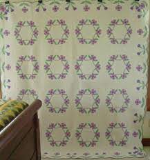 Full View Of Primrose Wreath Marie Webster Quilt Antique Quilts Patterns Quilt Piecing Applique Quilts