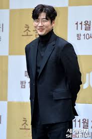 나카무라 히로무 감독의 영화 콘크리트 2003년 출판된 논픽션 《17세, 악의 이력서》를 바탕으로 부제는 '여고생 감금 살인 사건'. Csnwm E6gtamtm