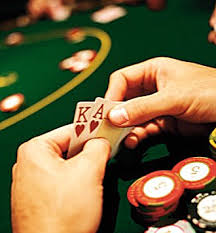 El objetivo del juego es deshacerte primero de todas tus cartas en el menor tiempo posible; Valor Y Clasificacion De Las Jugadas Marca Com