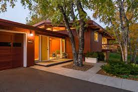 See more ideas about level homes, split level, house exterior. 75 Beautiful Mid Century Modern Split Level Exterior Home Pictures Ideas July 2021 Houzz