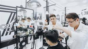 Mặc dù được phép mở cửa trở lại nhưng các cơ sở phải đảm bảo được các quy định về phòng chống dịch bệnh như giữ khoảng cách, có tấm chắn giữa người với người, chỗ ngồi. 7rwctjfvefbvhm