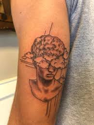 You can put on a 3d lion tattoo on your arm to show pride, skull tattoo to celebrate the day of the dead, lace tattoo to celebrate the femininity of women or an iron man tattoo to symbolize skin deep superheroes. 55 Unusual And Creative 3d Tattoos To Die For