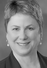 1 June 11, 2015 Friends, Family Members, and Colleagues, On behalf of the  Fellows' Executive Committee, I welcome you to the 1