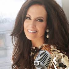 Deborah Silver's Instagram, Twitter & Facebook