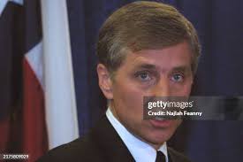 15 Mark Hughs Photos & High Res Pictures