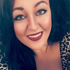 Stephanie Karpinski's Instagram, Twitter & Facebook