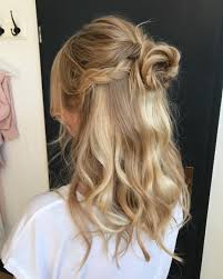 Was Fur Schone Probe 2018 Hair Make Up By La Chia Headpieces Die Frisur Wurde Noch Mit Ein Paar Clipextensions Aufg Frisuren Haar Styling Niedliche Frisuren