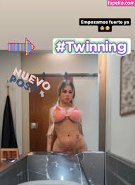 Mona fashion desnuda