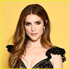 Katie Holmes: Christmas Eve Flowers with Suri!: Photo 2403993