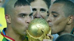 Ronaldo musiał przepraszać wszystkie mamy. Okropna grzywka przeszła do  historii