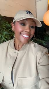 Quick lil #OOTD⁣, ⁣, We’re going to talk about shape wear soon! What are  your thoughts about it? Do you wear shape wear?! Let’s discuss below 👇🏾