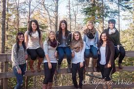 Pin By Stephanie Mills On My Work Of Art Photography Friend Poses Photography Girlfriends Photoshoot Friendship Photoshoot