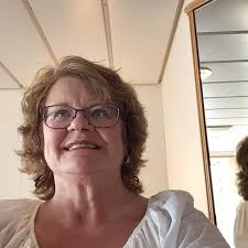 For those who knew Marty Wisniewski, graduated from St. Mary's 1965, and  DePaul 1970 played for the town Giants little league- his siblings are  mourning his passing last night.