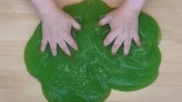 Je nach konsistenz der mischung geben sie speisestärke nach. Slime Video Schleim Ohne Kleber